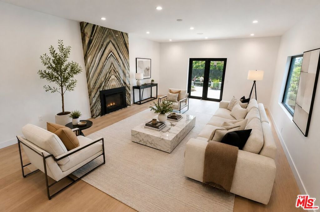 12518 W Sunset Boulevard Property Photo 6