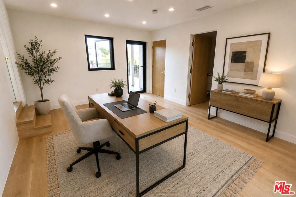 12518 W Sunset Boulevard Property Photo 15