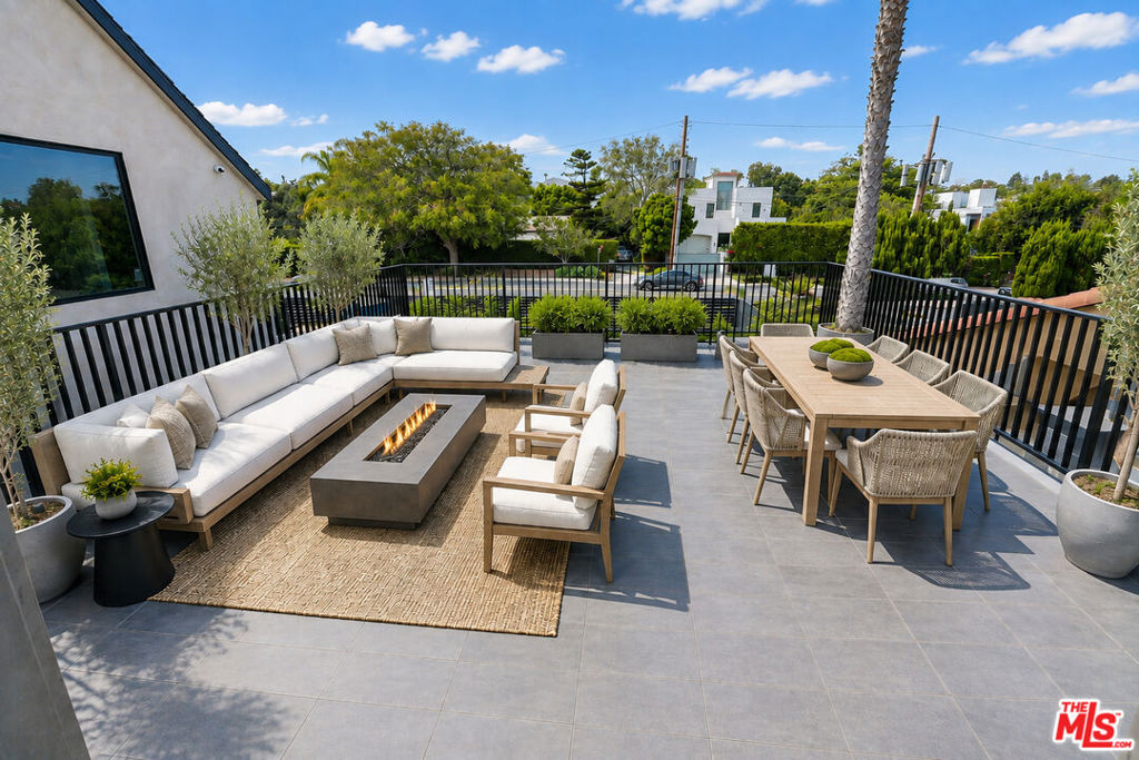 12518 W Sunset Boulevard Property Photo 18