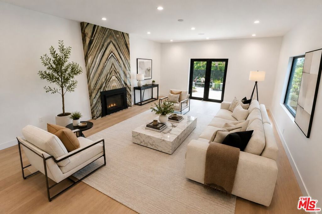 12518 W Sunset Boulevard Property Photo 19
