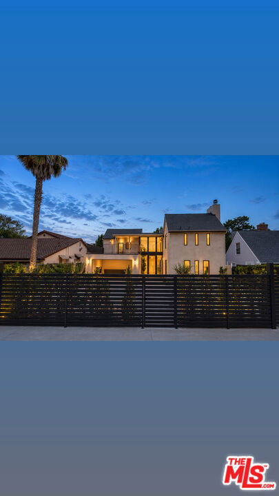 12518 W Sunset Boulevard Property Photo 23