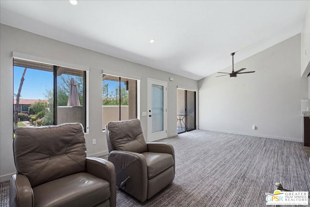 1150 E Amado Road 16b2 Property Photo 6