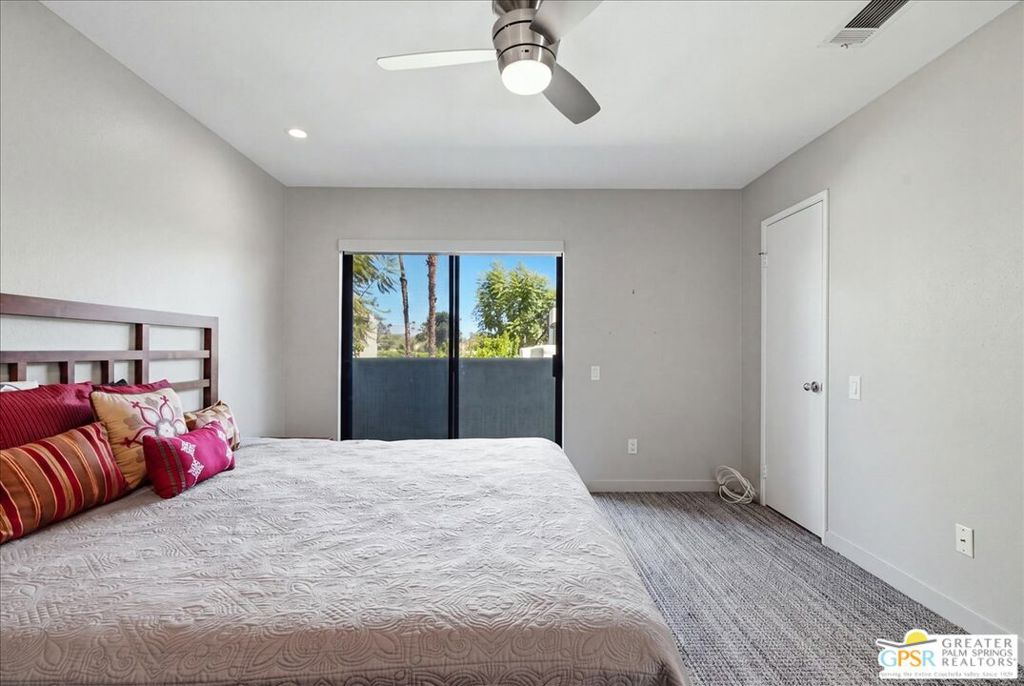 1150 E Amado Road 16b2 Property Photo 13
