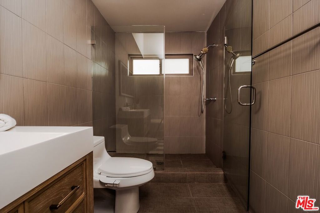 5211 Baza Avenue Property Photo 17