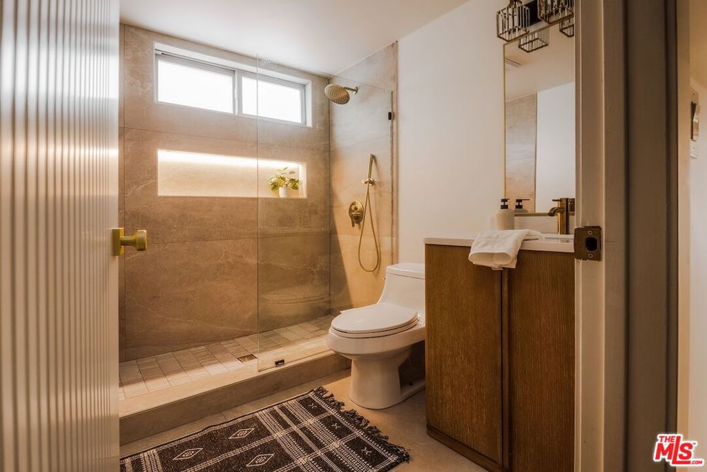 5211 Baza Avenue Property Photo 33