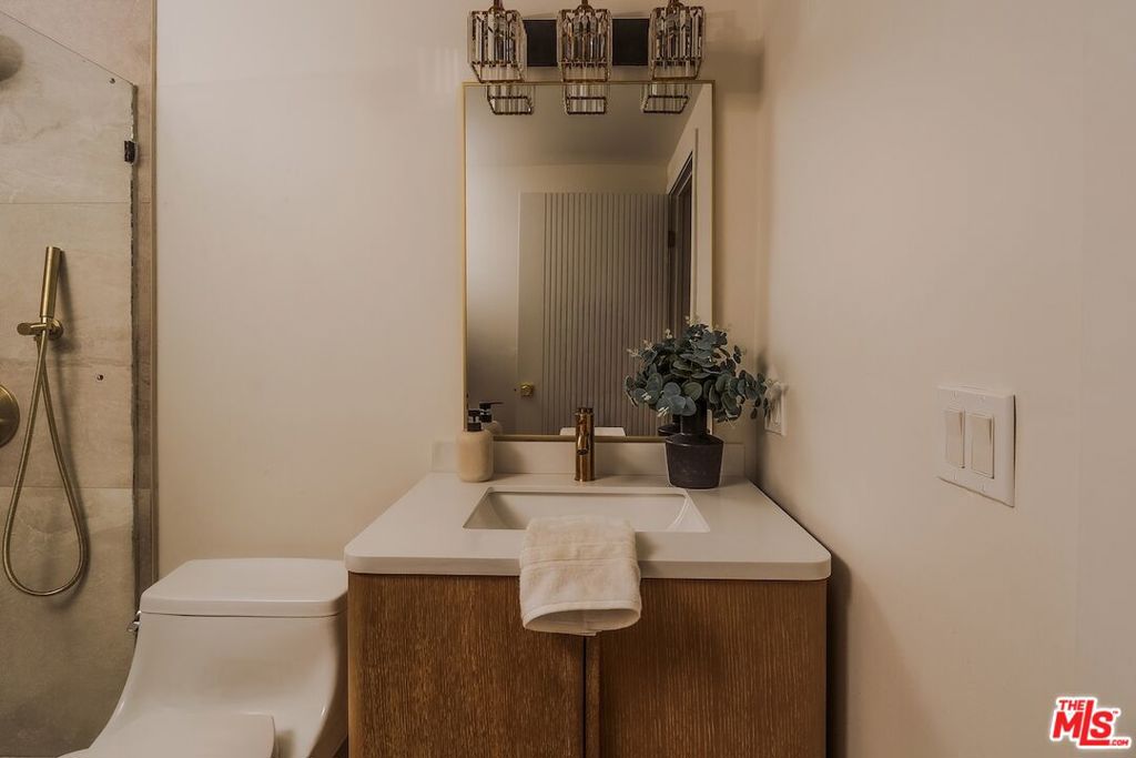 5211 Baza Avenue Property Photo 34