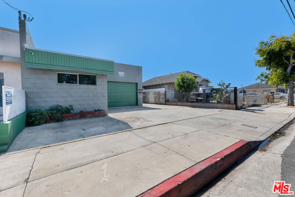 11606 Inglewood Avenue Property Photo 2