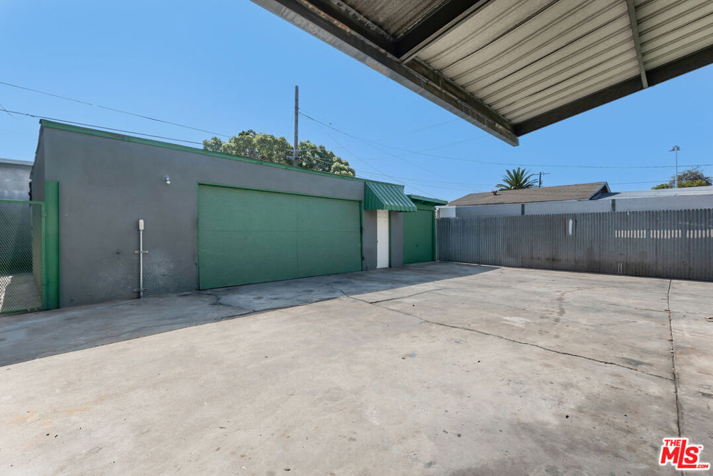 11606 Inglewood Avenue Property Photo 4