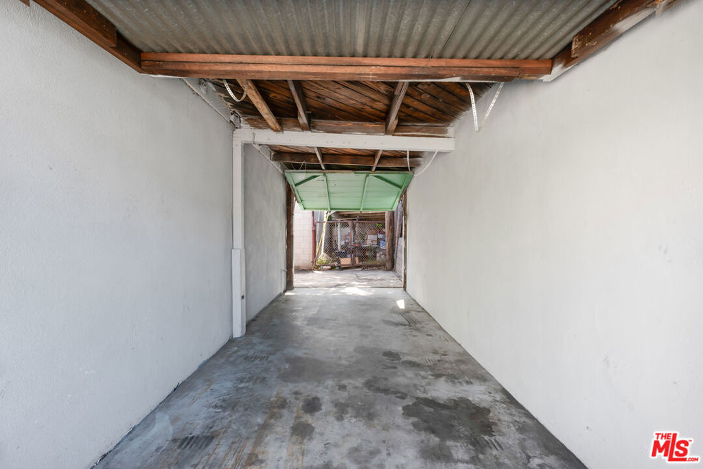 11606 Inglewood Avenue Property Photo 6
