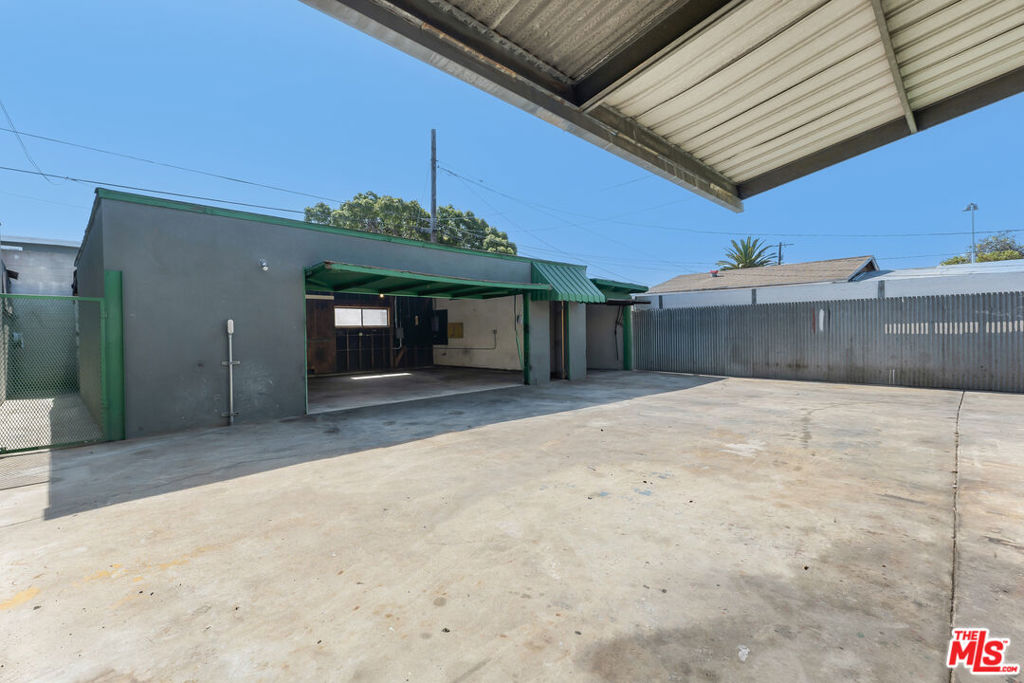 11606 Inglewood Avenue Property Photo 9