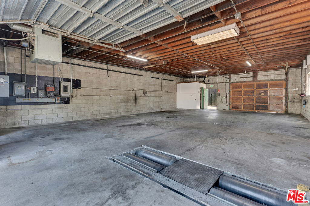 11606 Inglewood Avenue Property Photo 12