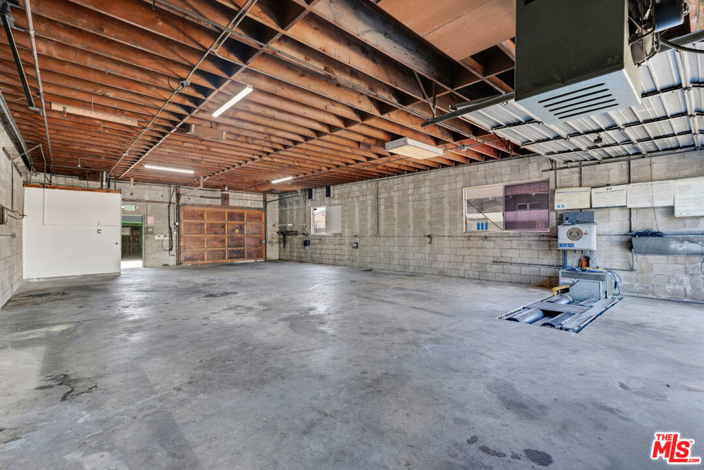 11606 Inglewood Avenue Property Photo 13