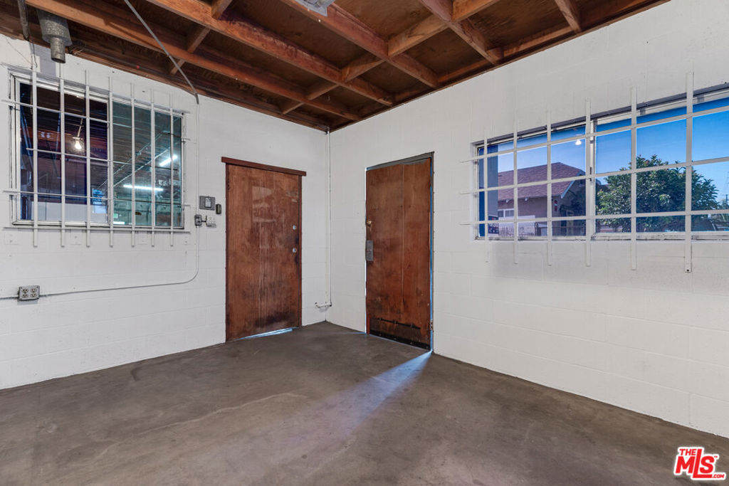 11606 Inglewood Avenue Property Photo 14