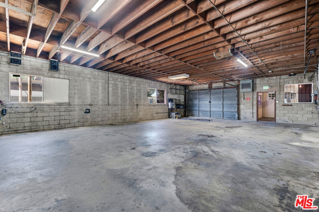 11606 Inglewood Avenue Property Photo 16