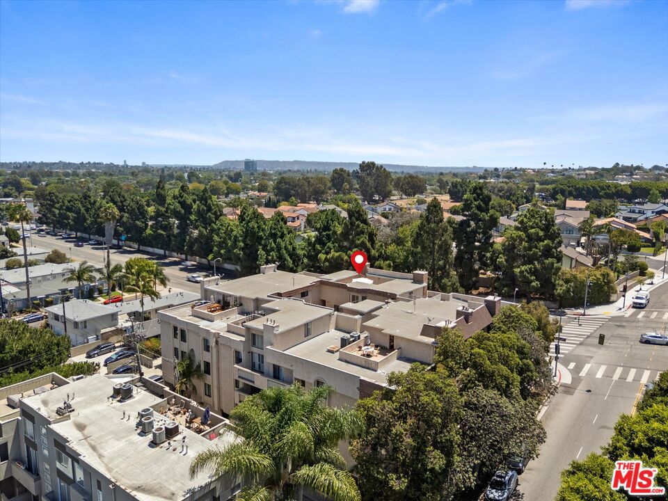 12321 Ocean Park Boulevard 2 Property Photo 29