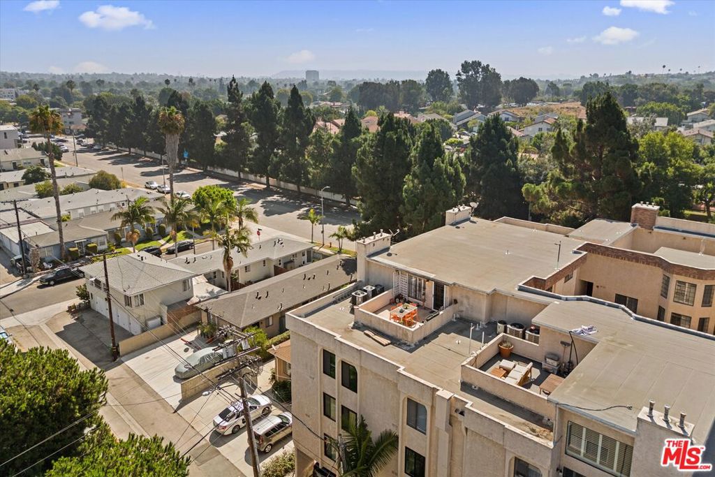 12321 Ocean Park Boulevard 2 Property Photo 30