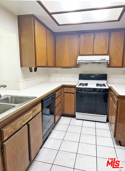 13516 Francisquito Avenue A Property Photo 5