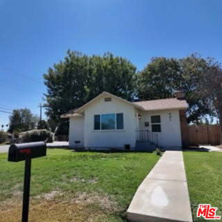 401 Cypress Street Property Photo 1