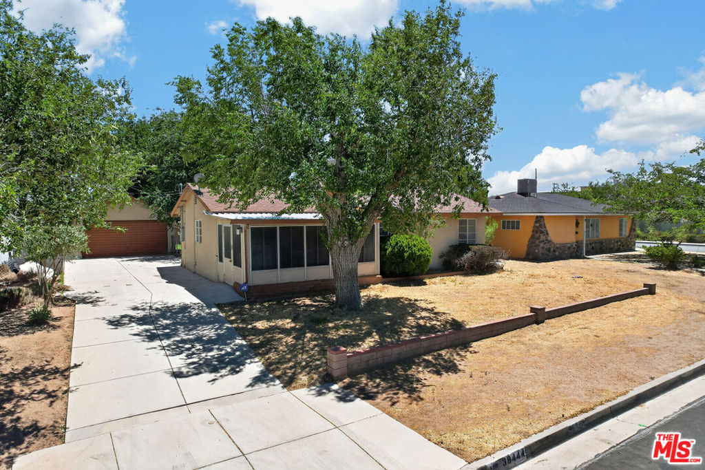 38444 31st East Property Photo 3