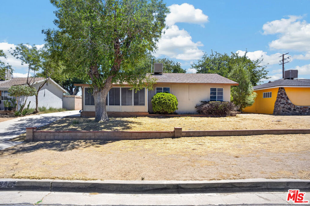 38444 31st East Property Photo 4