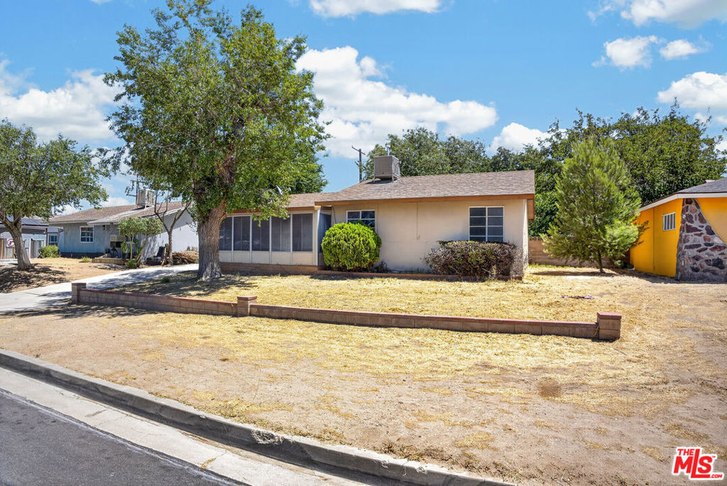 38444 31st East Property Photo 5