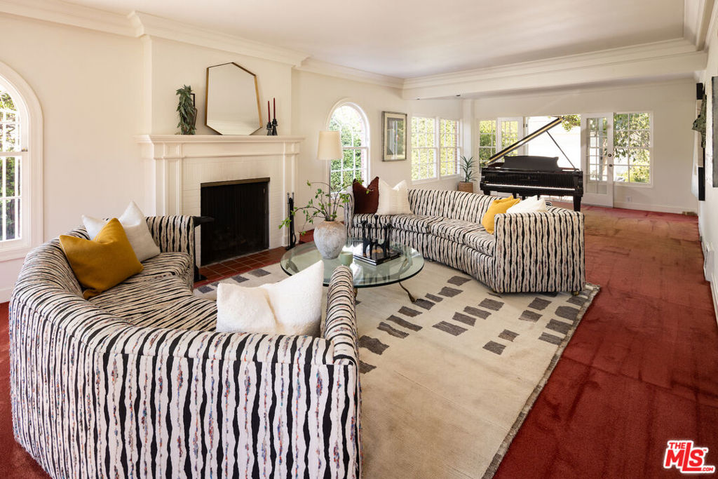 6227 Warner Drive Property Photo 3