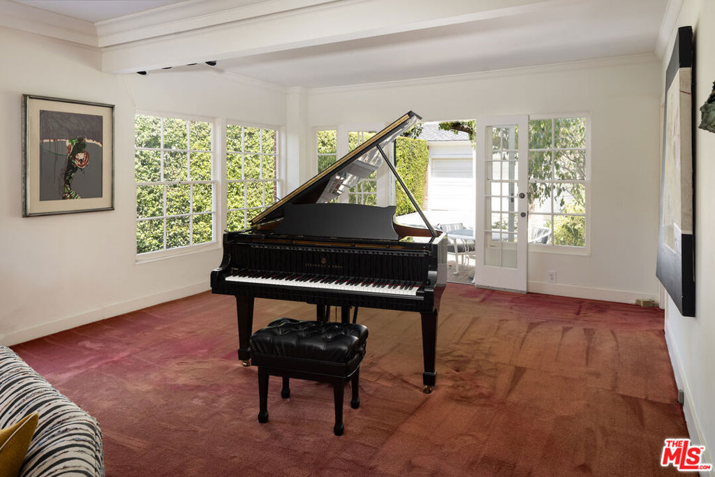6227 Warner Drive Property Photo 4