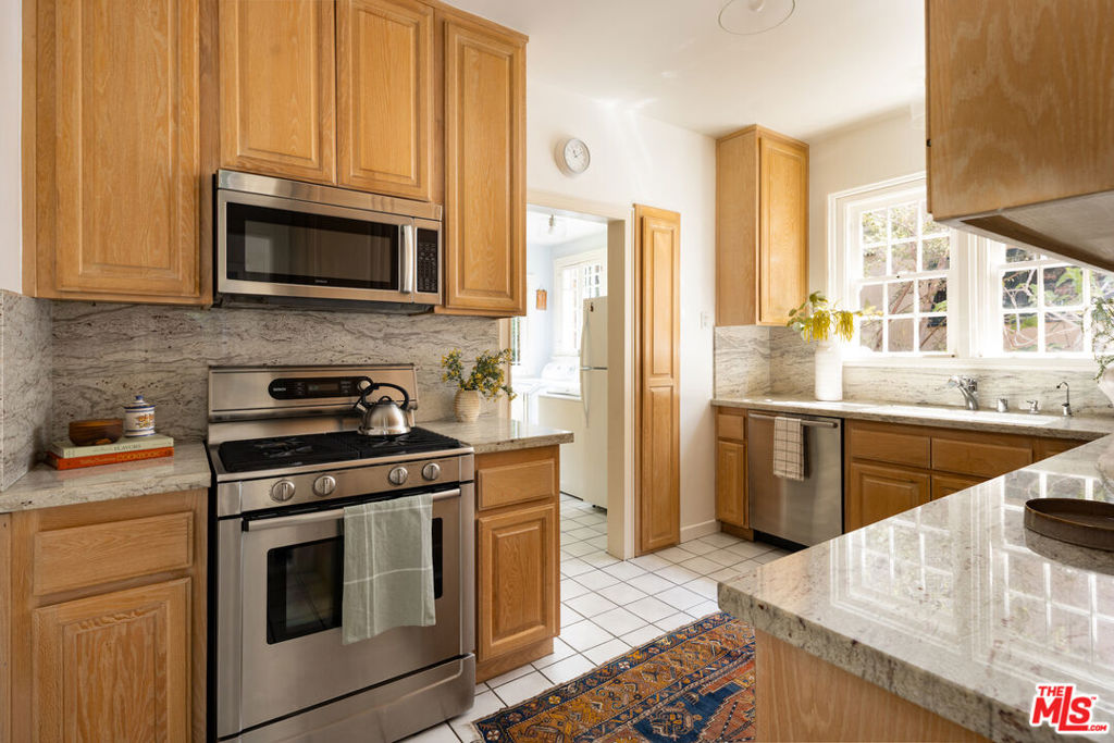 6227 Warner Drive Property Photo 9