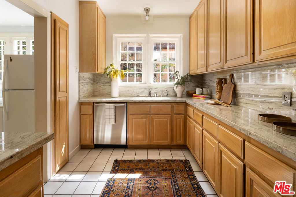 6227 Warner Drive Property Photo 10