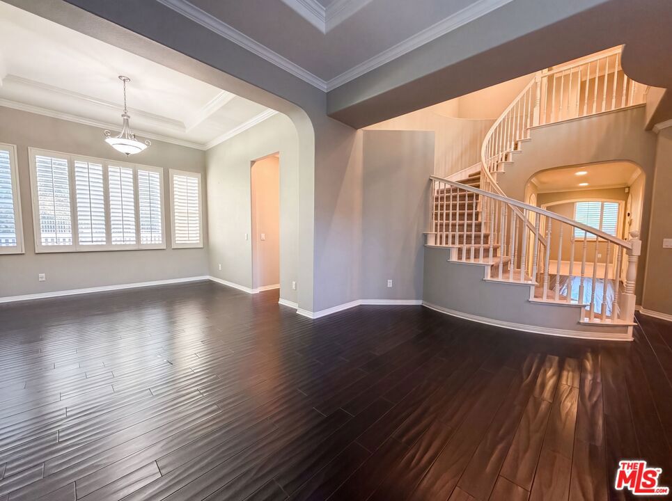 25701 Chestnut Way Property Photo 6