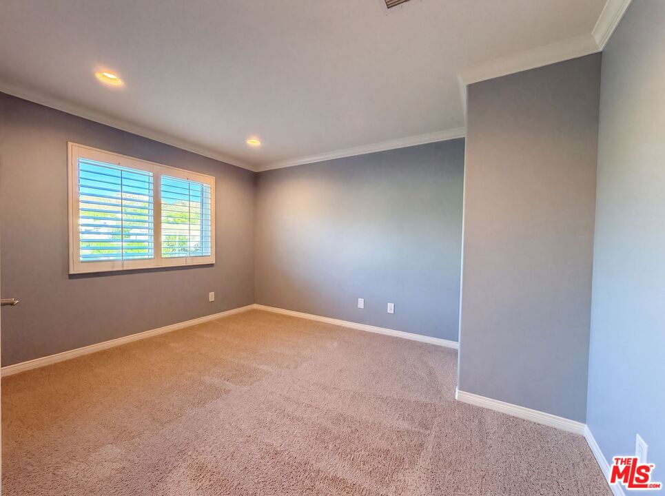 25701 Chestnut Way Property Photo 15