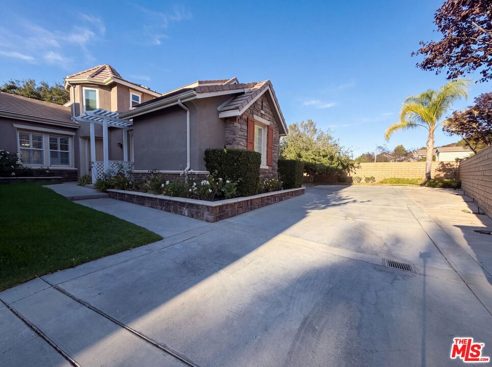 25701 Chestnut Way Property Photo 28