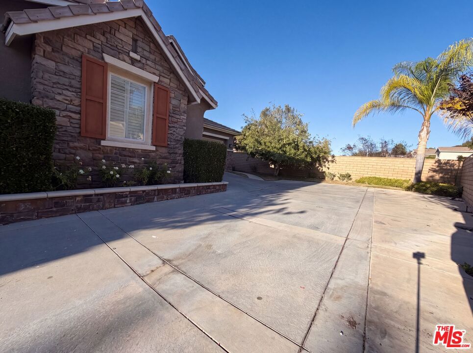 25701 Chestnut Way Property Photo 30