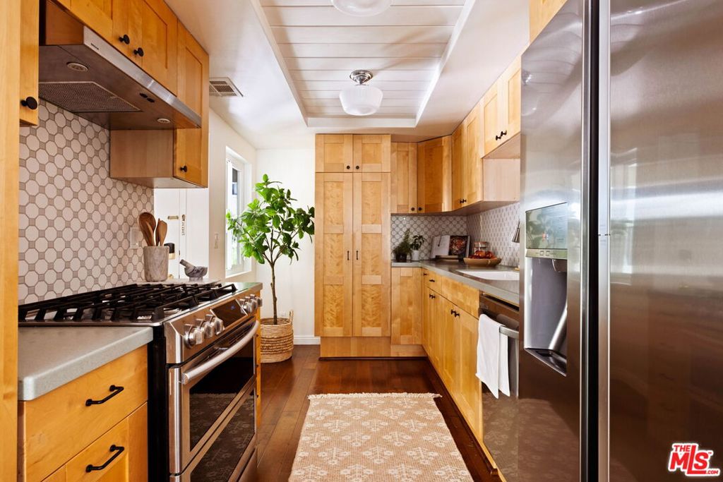 2018 Griffith Park Boulevard 116 Property Photo 12