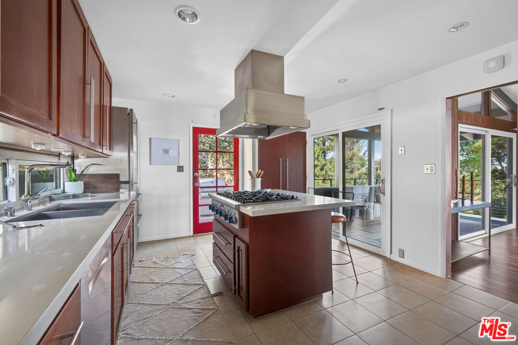 1604 Woodglen Lane Property Photo 13