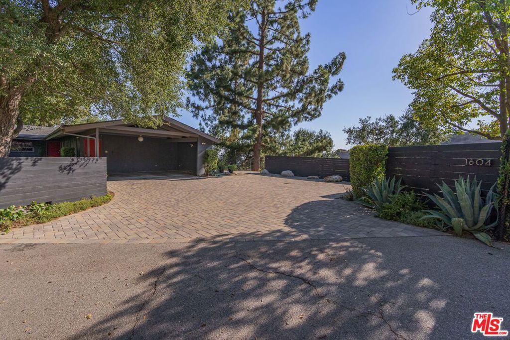 1604 Woodglen Lane Property Photo 39