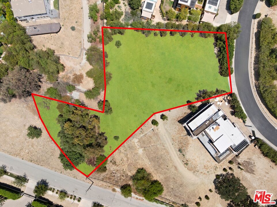 18149 Knoll Hill Property Photo 1