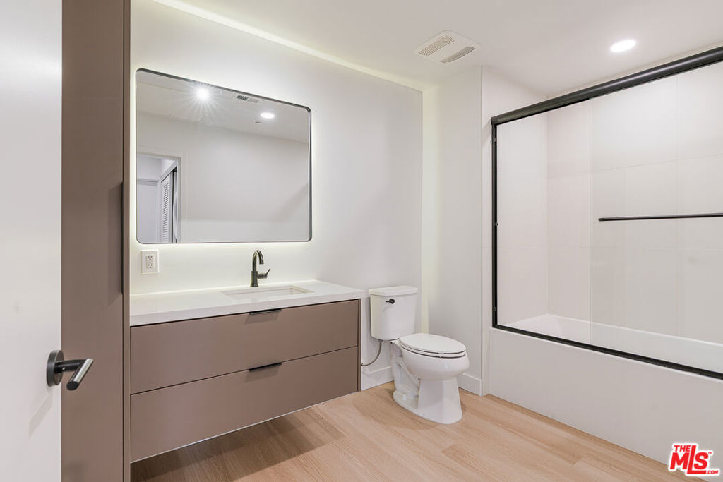 10601 Washington Boulevard 203 Property Photo 13