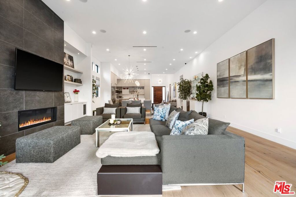15030 Hartsook Street Property Photo 9