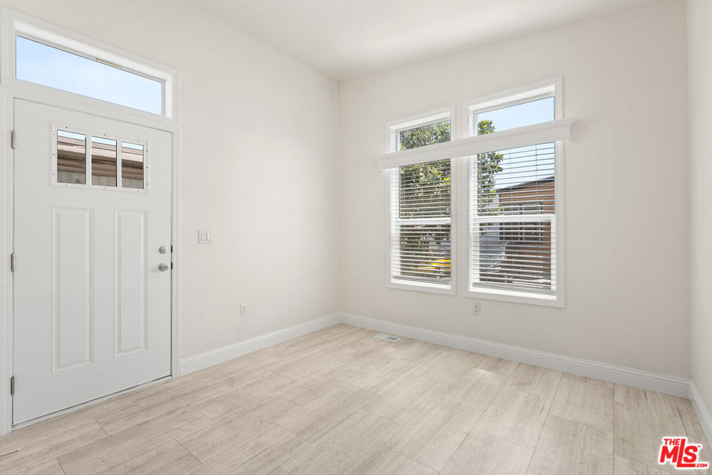 8250 Lankershim Boulevard 186 Property Photo 6