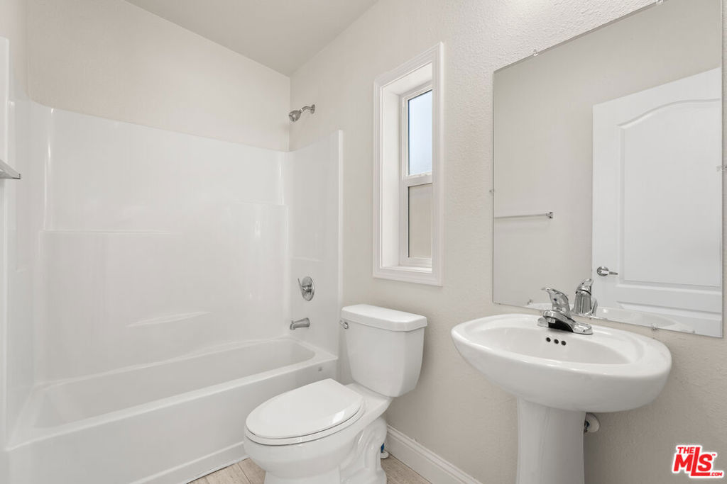 8250 Lankershim Boulevard 186 Property Photo 12