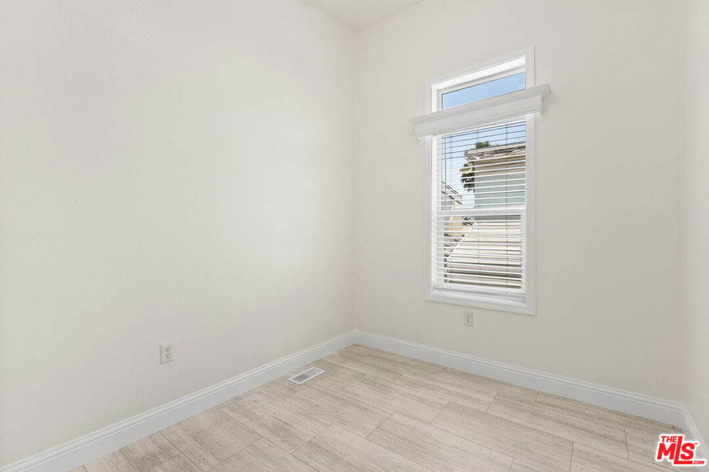 8250 Lankershim Boulevard 186 Property Photo 13