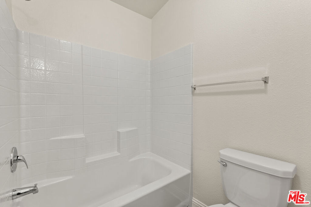 8250 Lankershim Boulevard 109 Property Photo 14