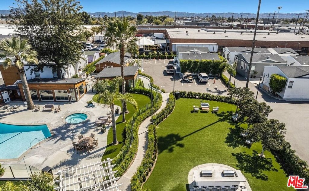 8250 Lankershim Boulevard 109 Property Photo 15