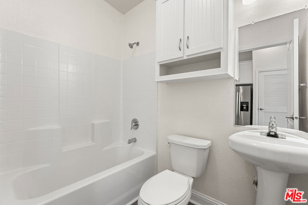 8250 Lankershim Boulevard 140 Property Photo 12