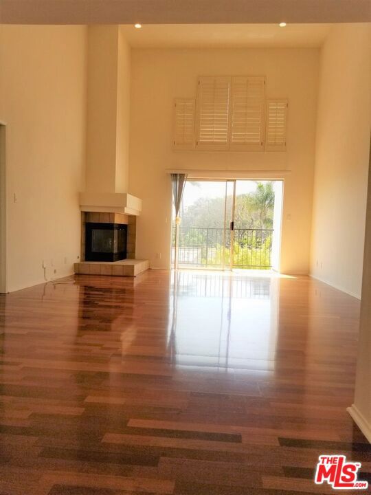 1031 N Crescent Heights 2e Property Photo 5