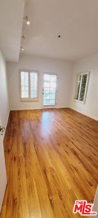 1031 N Crescent Heights 2e Property Photo 19