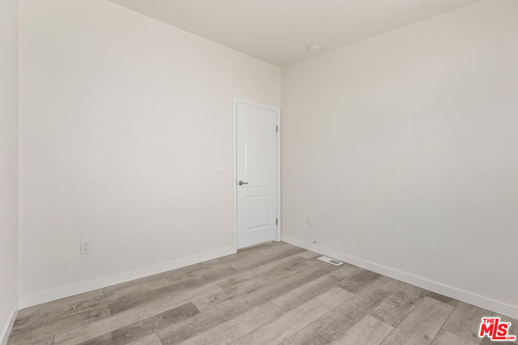 8250 Lankershim Boulevard 137 Property Photo 13