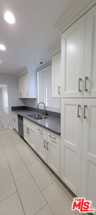 1844 Thayer Avenue 102 Property Photo 8