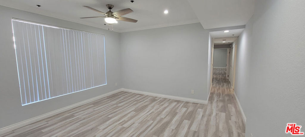 1844 Thayer Avenue 102 Property Photo 10